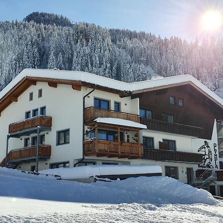 Olympia Privathotel Garni Sankt Jakob in Defereggen Exterior foto